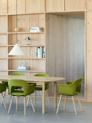 Layout Armchair