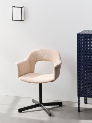 Layout Armchair