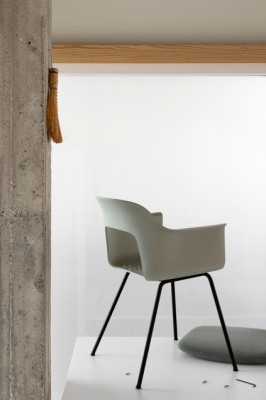 Layout Armchair