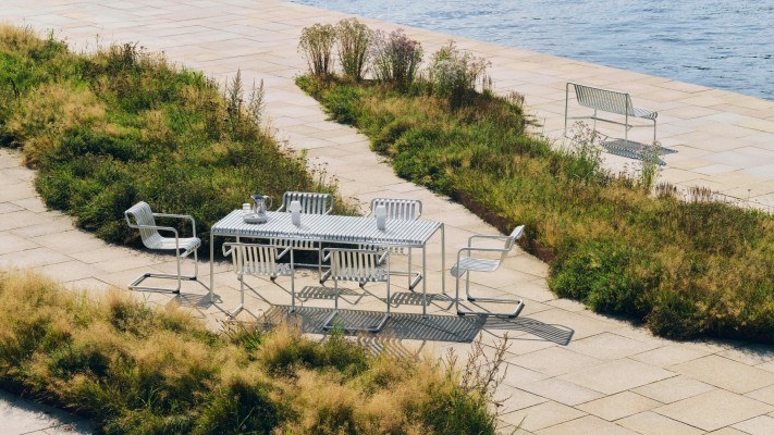 Palissade Cantilever Dining