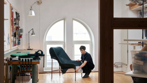 O2 Lounge chair